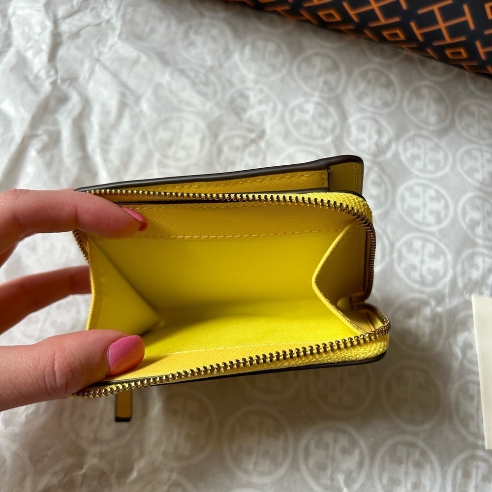 Tory Burch Emerson Mini Wallet Yarrow Gold Yellow - Picture 8 of 9